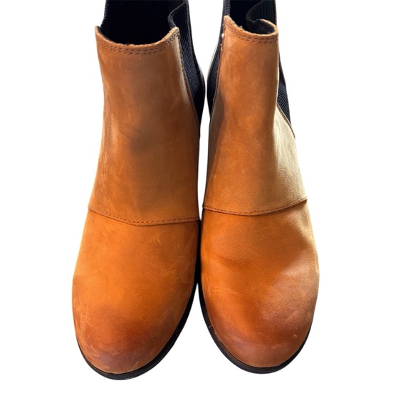 SOREL  Joan Of Arctic Leather
Wedge Chelsea Boots in Carmel Brown White,size 9 - Picture 3 of 12